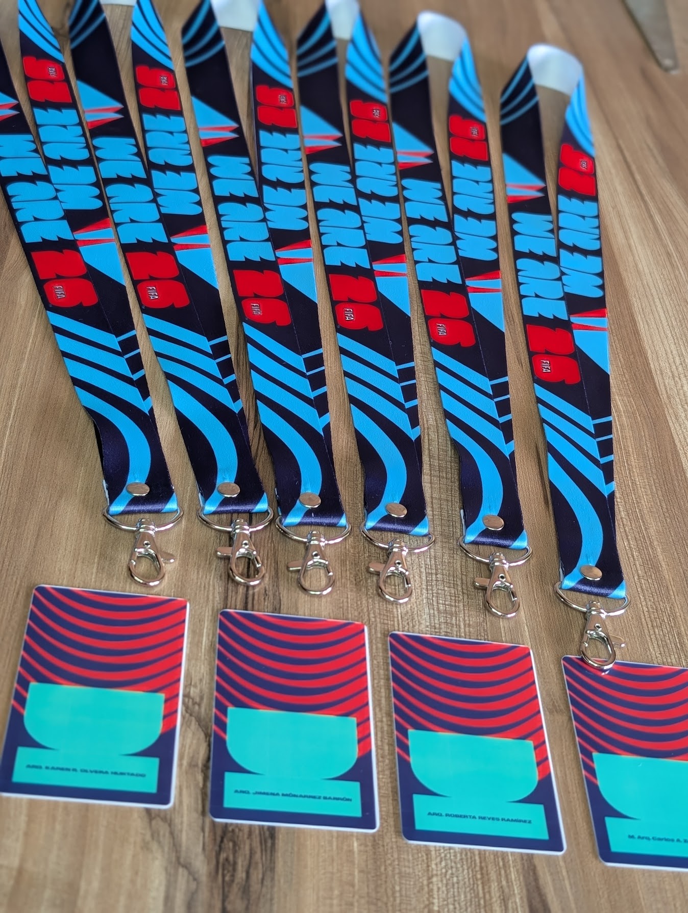 Lanyard sencillo y gafete sencillo