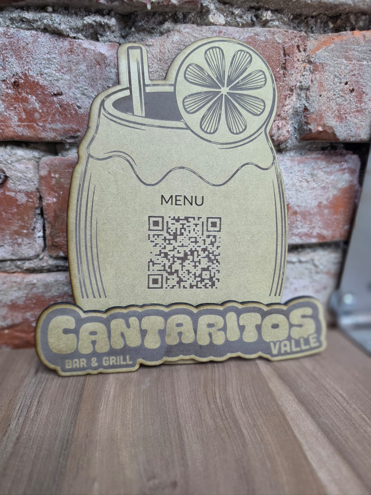 Servilletero personalizado, Incluye corte laser, grabado laser, grabado de QR y personalizacion de marca